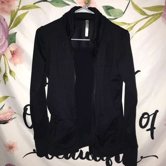 Fabletics Tops - Fabletics size medium workout hoodie